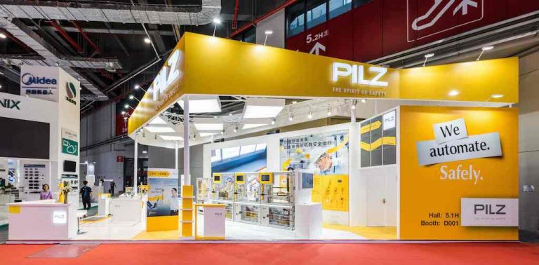 gelber Messestand in China für Pilz - The Spirit of Safety - Automation tradeshow in China